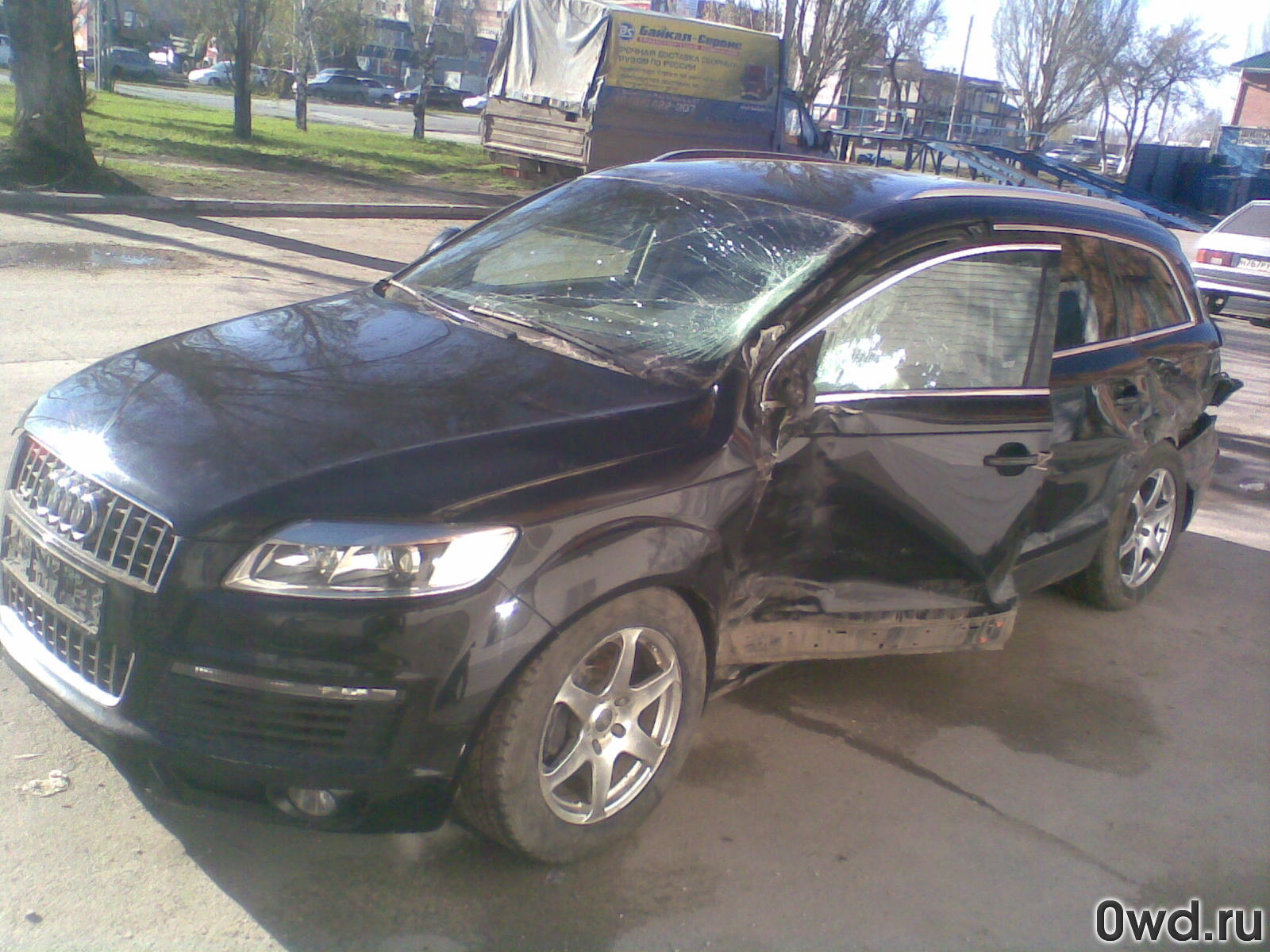 Битый автомобиль Audi Q7 (2007) в Тольятти